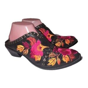J RENEE 8.5W NWOT Pink Orange Red Embroidered Floral Western Mule Heel Booties